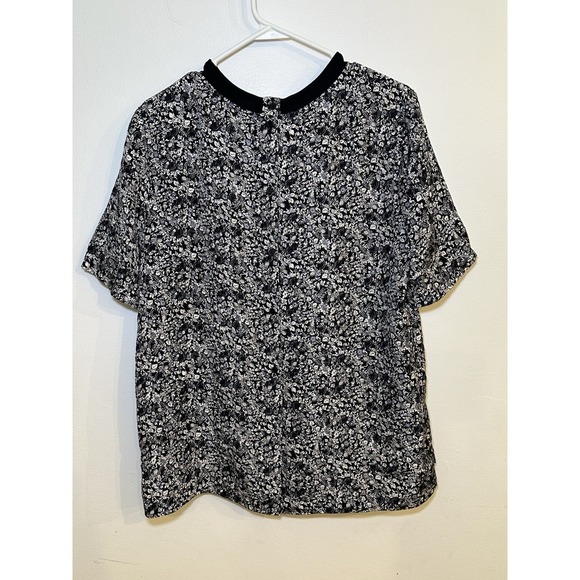 NWT Theory Klima Silk Floral Top Short Sleeve Button Back Black White Large - Picture 3 of 9